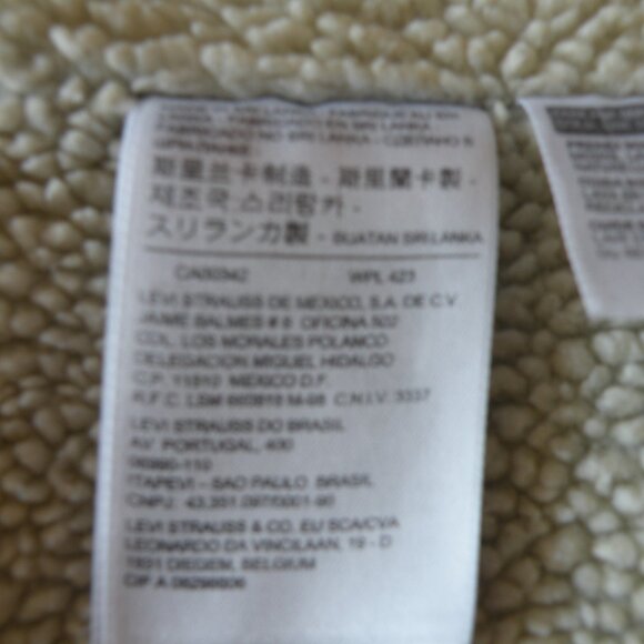 Levis Strauss & Co. women’s Jean Jacket size Medium With Sherpa Fleece Lining - Picture 6 of 16